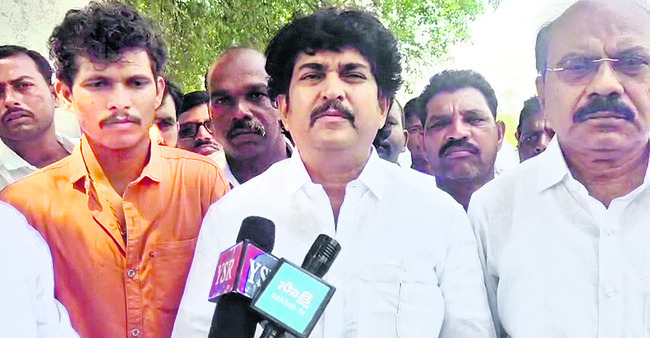 ‘పరిటాల’ పతనం ప్రారంభమైంది 1