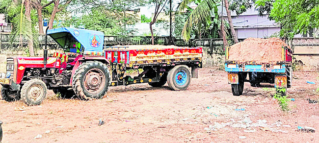 చీరాలలో ఇసుక తోడేళ్లు! 1
