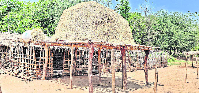 మృతిచెందిన పోలీసు కుటుంబానికి ‘చేయూత’3