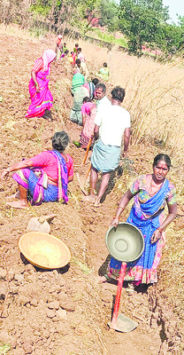 నిలువ లేక.. నీరసించి 1