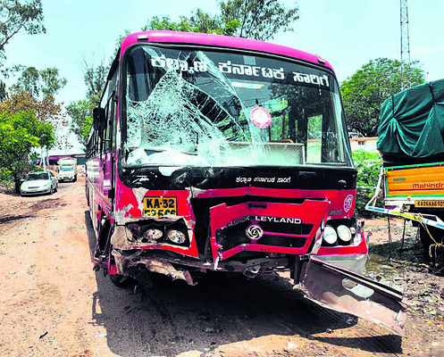 యాదగిరి జిల్లాలో ఘోర రోడ్డు ప్రమాదం 1