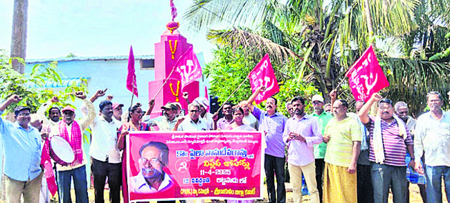 రోడ్డు ప్రమాదంలో  వ్యక్తికి గాయాలు   1