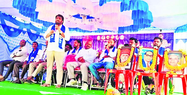 బీసీలకు 52 శాతం రిజర్వేషన్ కల్పించాలి1