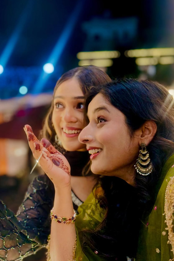 Did RJ Mahvash Just Confirm Dating Yuzvendra Chahal With Her Viral Selfie? Photos12