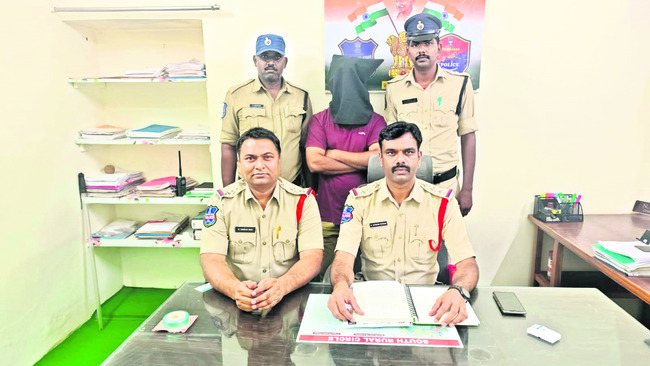 ఆన్లైన్ బెట్టింగ్ నిర్వాహకుడి అరెస్ట్1