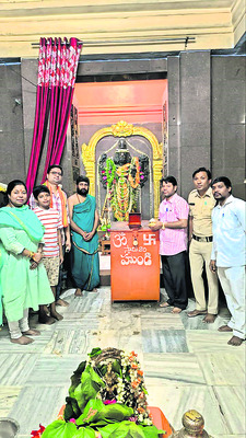 హనుమాన్కు జడ్జిల పూజలు1