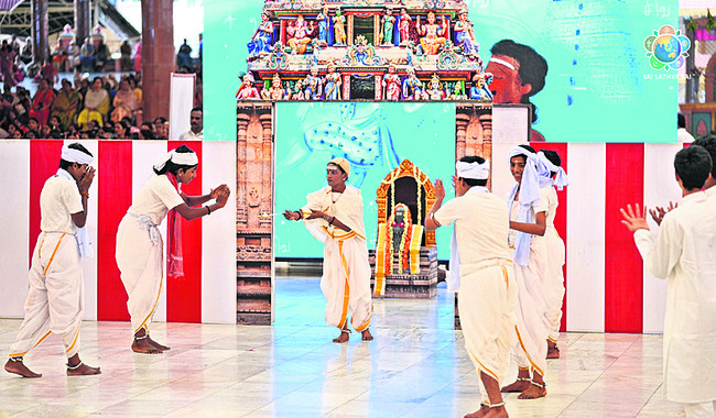 ఉట్టిపడిన తమిళ సాంస్కృతిక శోభ 1