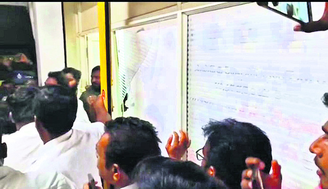 టీడీపీలో కుమ్ములాట 1