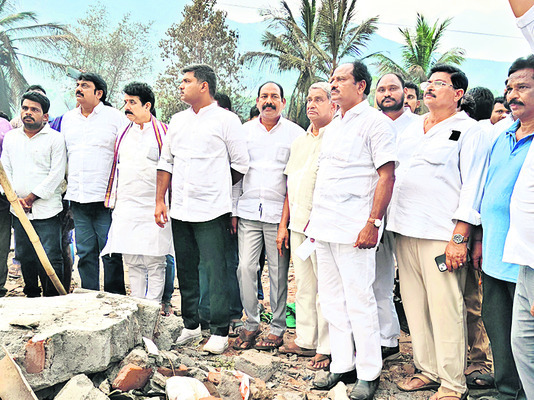 పగిలిన గుండెలు...5