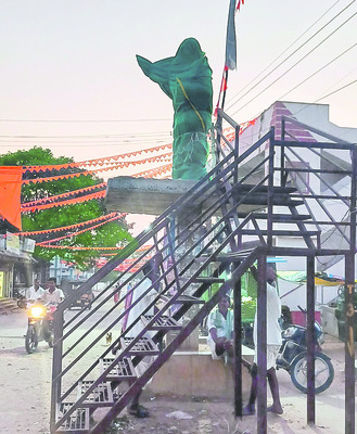 మహానుభావా.. మన్నించుమా!
1