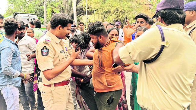 హత్యకేసులో పోలీసుల నిర్లక్ష్యం1