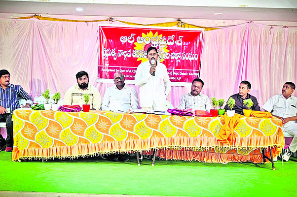 టీవీ మెకానిక్ కుమారుడికి అత్యధిక మార్కులు
1