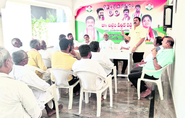 రాజ్యాంగ రక్షణకు ముందుకు రావాలి
1