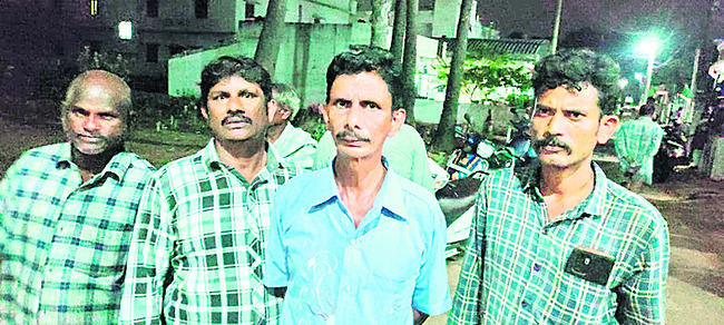 పగిలిన గుండెలు...8