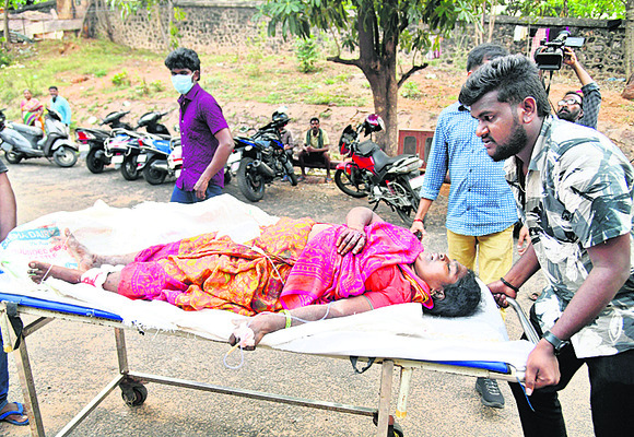 పగిలిన గుండెలు...2