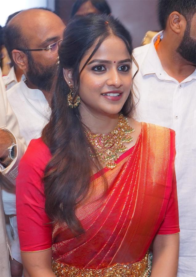 Actress Vaishnavi Chaitanya Launch Gold and Diamonds Store at Kothapet5