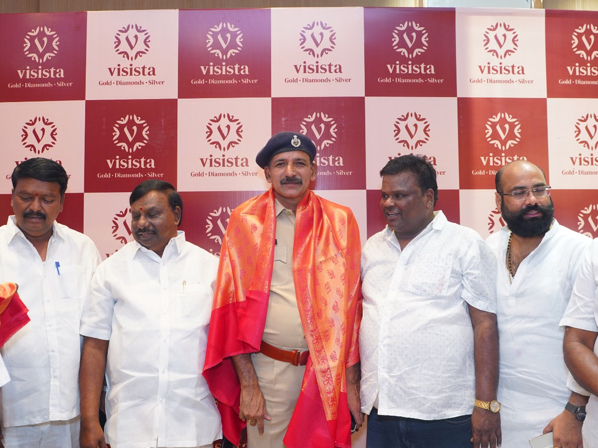 Actress Vaishnavi Chaitanya Launch Gold and Diamonds Store at Kothapet8