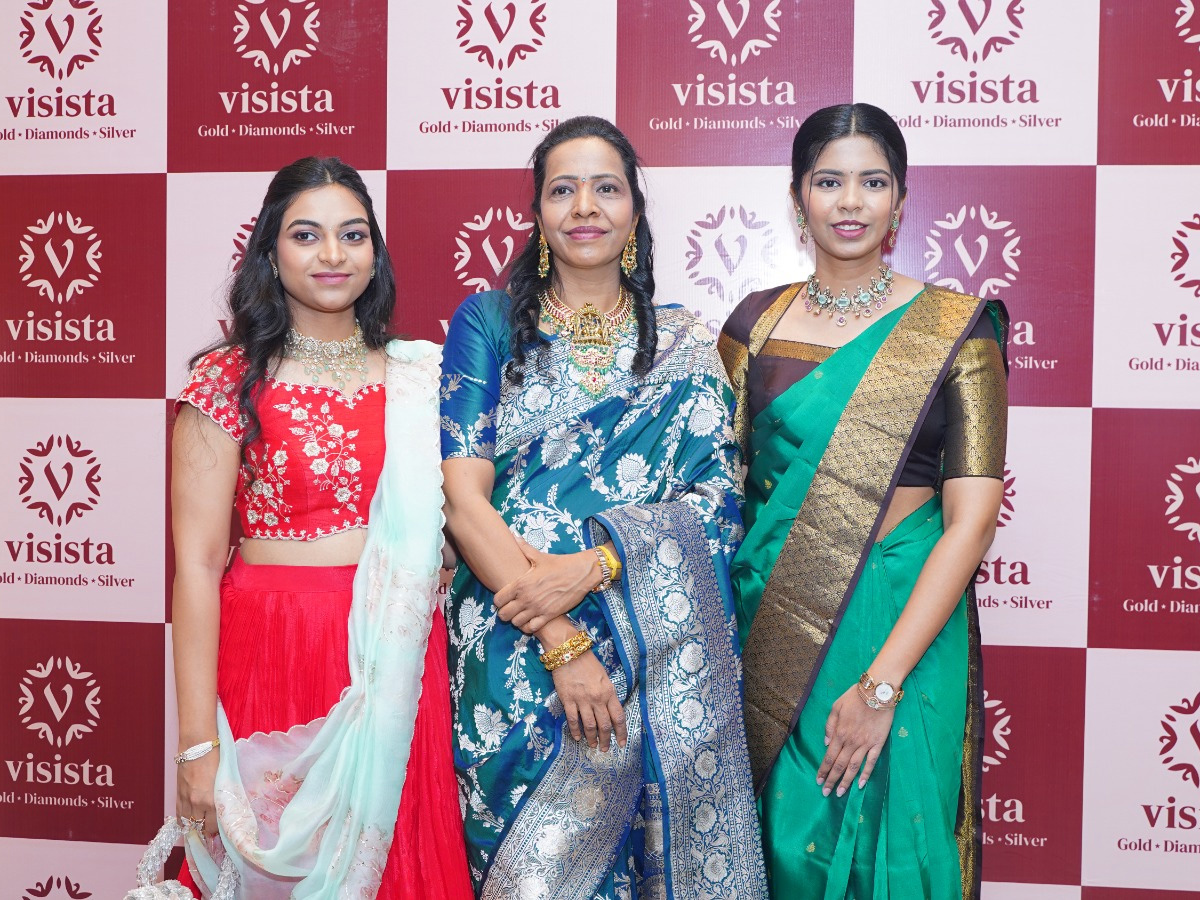 Actress Vaishnavi Chaitanya Launch Gold and Diamonds Store at Kothapet9