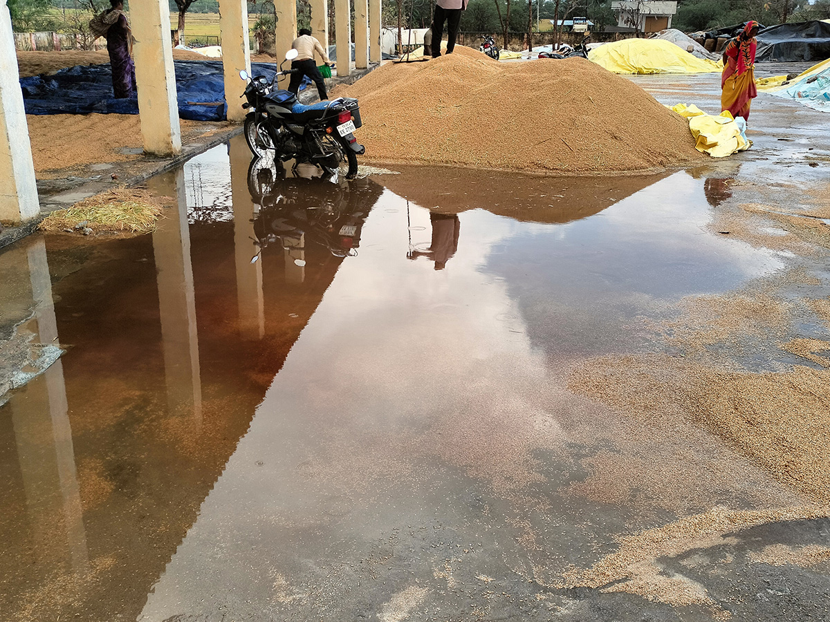 Hailstorm with strong winds wreaks havoc in Telugu states16