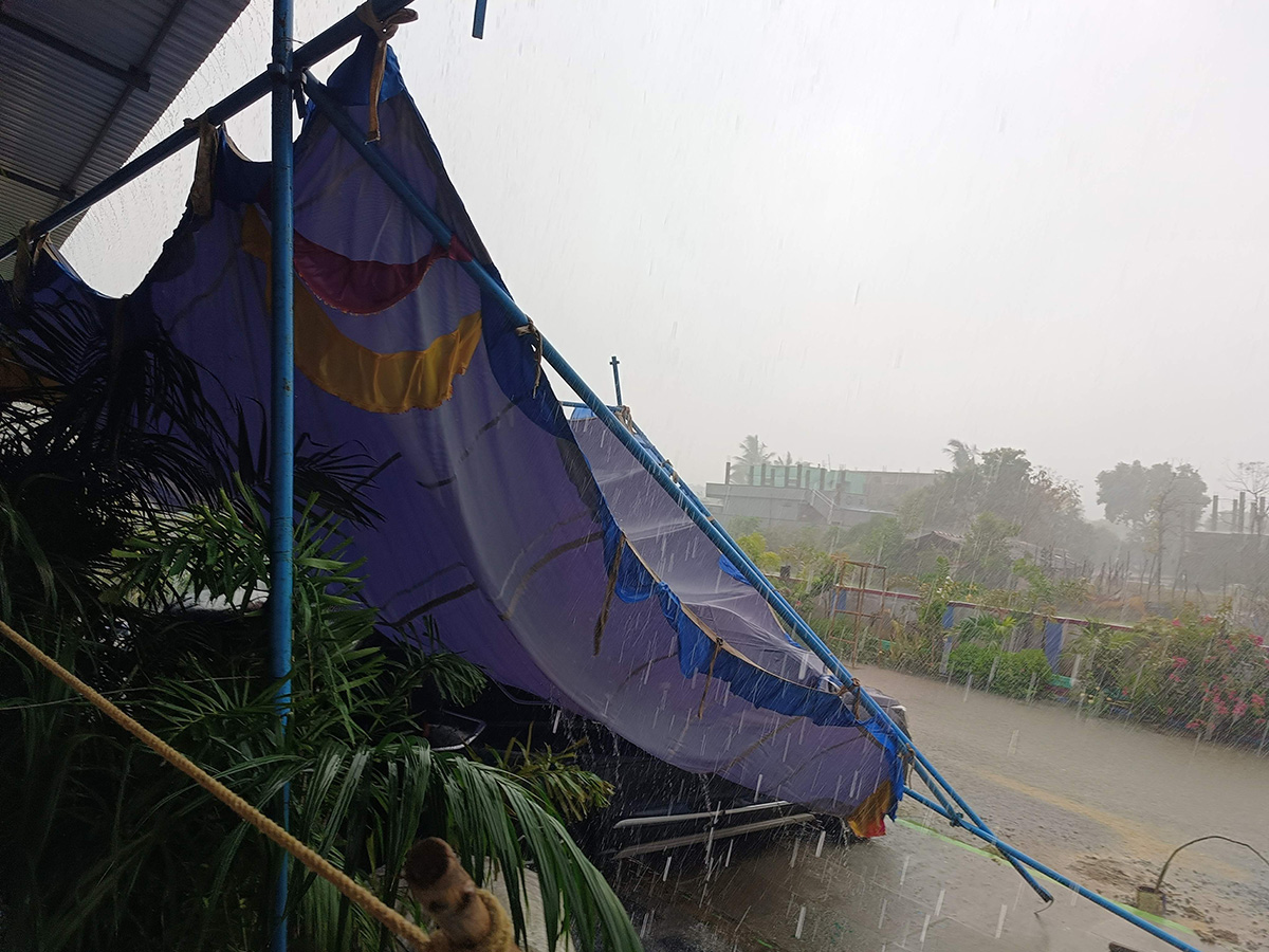 Hailstorm with strong winds wreaks havoc in Telugu states3