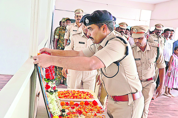 అంబేడ్కర్‌కు ఘన నివాళి2