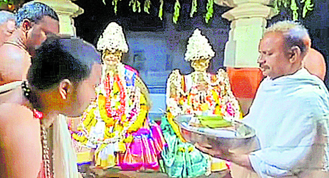 వక్ఫ్ సవరణ చట్టం రద్దు కోరుతూ కొవ్వొత్తుల ప్రదర్శన 3