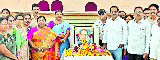 డాక్టర్ బీఆర్ అంబేడ్కర్ చిరస్మరణీయుడు3