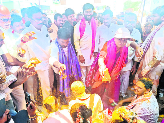 ఘనంగా బీరప్ప బండారు ఉత్సవం1