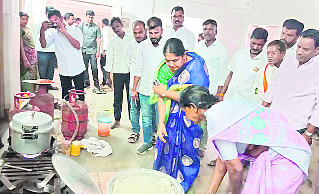 నీళ్ల చారుతో భోజనమా?1