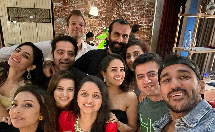 Anita Hassanandani 44th Birthday Celebrations Photos6