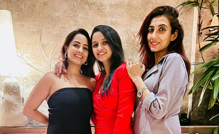 Anita Hassanandani 44th Birthday Celebrations Photos10