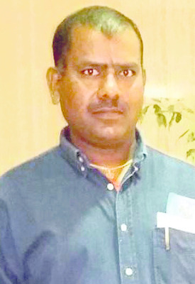 ధాన్యం కుప్ప వద్ద కుప్పకూలిన రైతు1