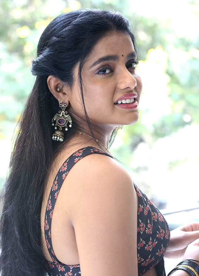 Dear Uma Movie Telugu Actress Sumaya Reddy Pics5