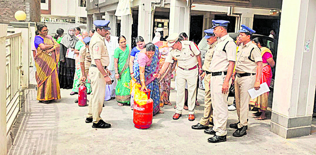 అగ్ని ప్రమాదాల నివారణపై అవగాహన 2