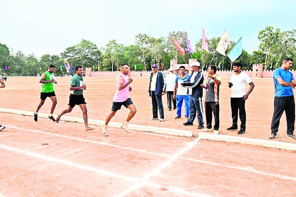 ఏపీఎస్పీలో ఉత్సాహంగా క్రీడలు 1