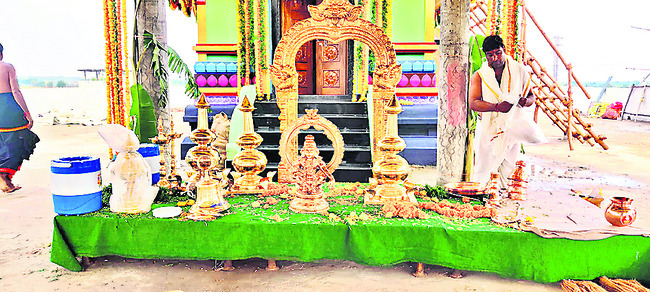 వైభవంగా అయ్యప్ప విగ్రహ ప్రతిష్ఠాపన1