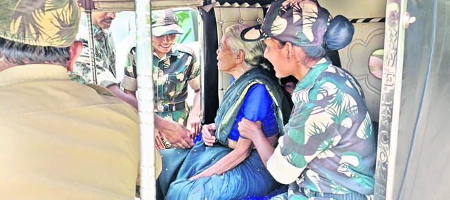 పోలీసుల అత్యుత్సాహం 1