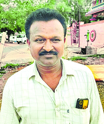 మత్తు మరకలు.. గ్రూపు రాజకీయాలు! 6