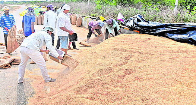 మత్తు మరకలు.. గ్రూపు రాజకీయాలు! 4