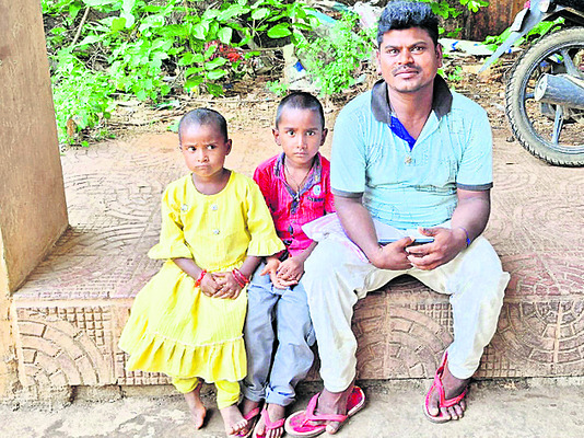 తప్పని ఆధార్ తిప్పలు1