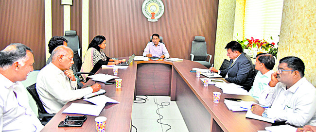 మత్తు మరకలు.. గ్రూపు రాజకీయాలు! 2