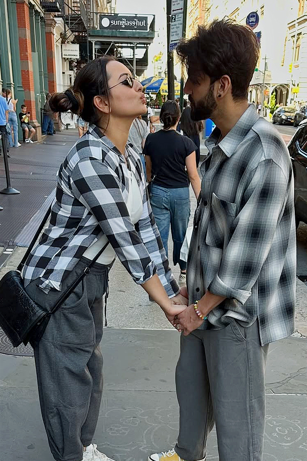 Sonakshi Sinha SLAMS Troll Claiming Her Divorce From Zaheer Iqbal Photos5