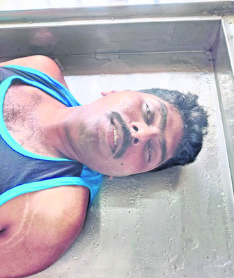 చర్చిపై నుంచి పడి యువకుడి మృతి 1