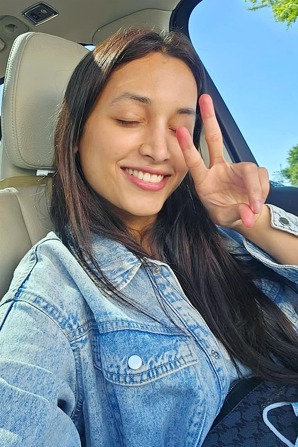 Actress Srinidhi Shetty picks up and plays with her baby Photos Viral18