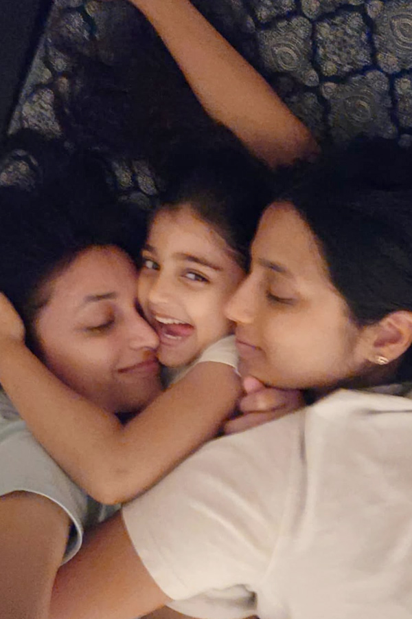 Actress Srinidhi Shetty picks up and plays with her baby Photos Viral4