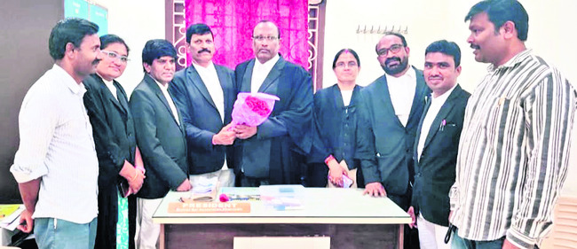 బాధ్యతలు స్వీకరించిన బార్ అసోసియేషన్1