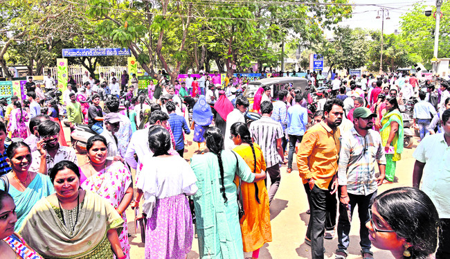 హమ్మయ్య.. పరీక్షలు ముగిశాయ్1