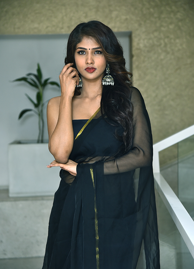 Aaradhya Devi At Saaree Movie Pre Release Event Pics14