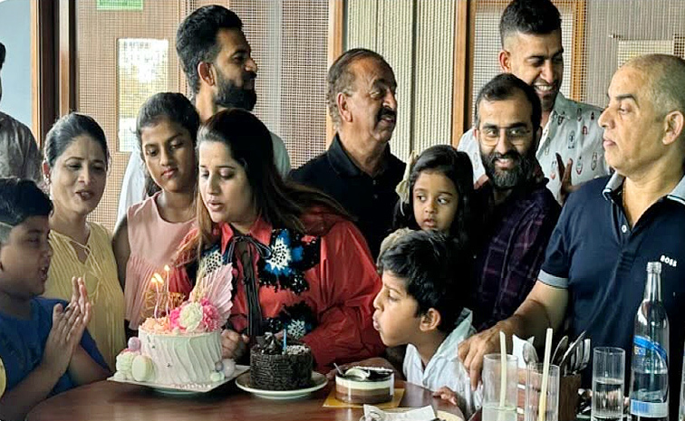 Dil Raju Daughter Hanshitha Reddy Grand Birthday Celebrations Photos7