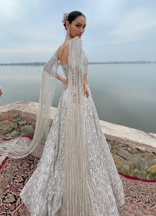 Meet this sensational Model Who Was Behind Janhvi At LFW Photos3